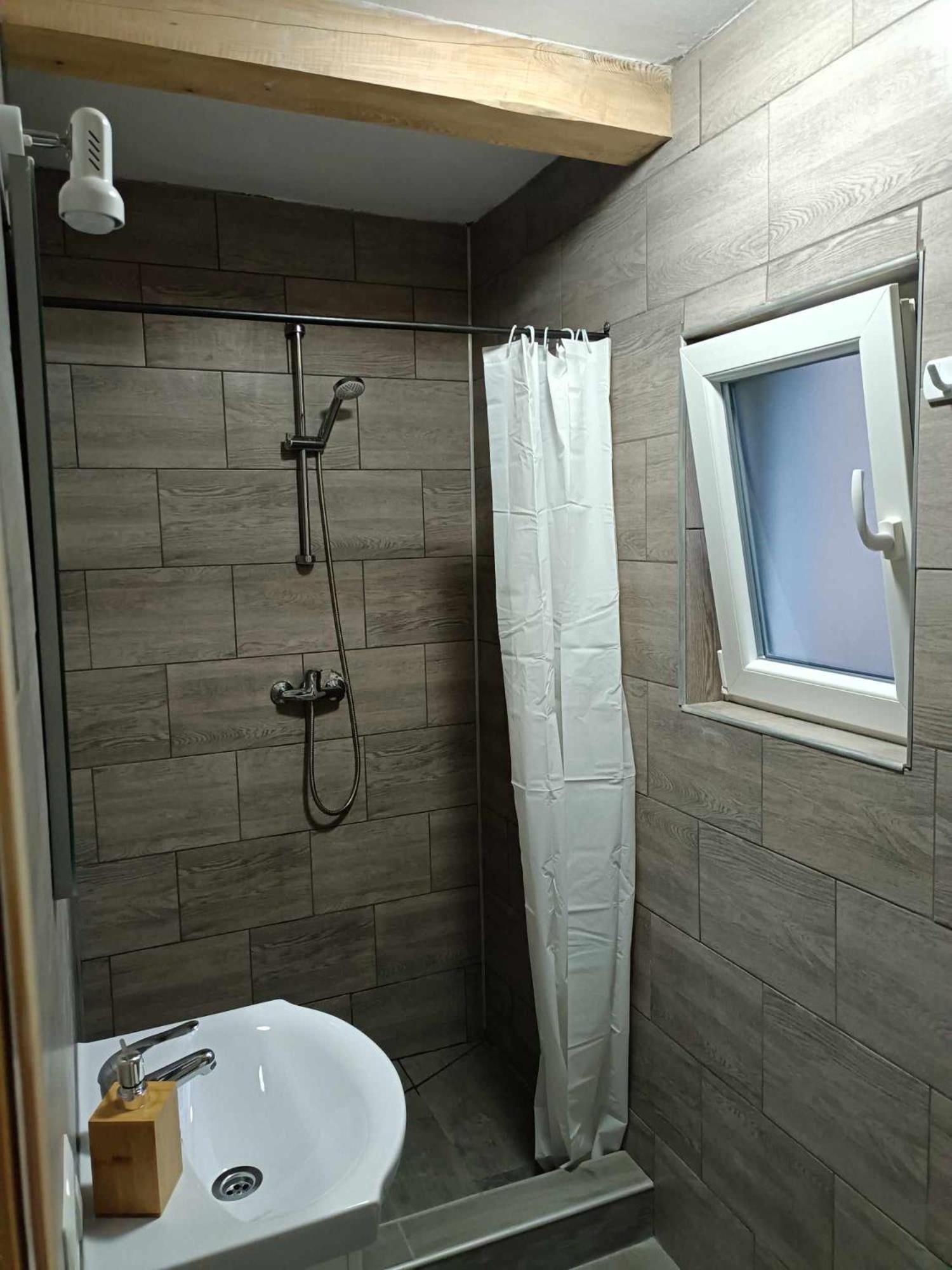 Casa Valentina Hotel Vişeu de Sus Екстериор снимка